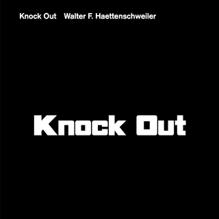 Schwarzer Hintergrund mit weissem Text 'Knock Out'.