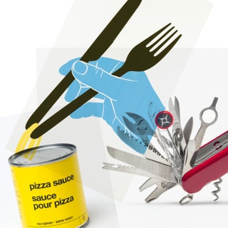 Buntes Bild mit Pizzasauce und Taschenmesser vor einem Handbild.
