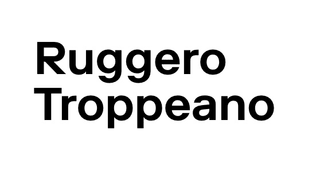 Schwarzer Text 'Ruggero Troppeano' auf weissem Hintergrund.",