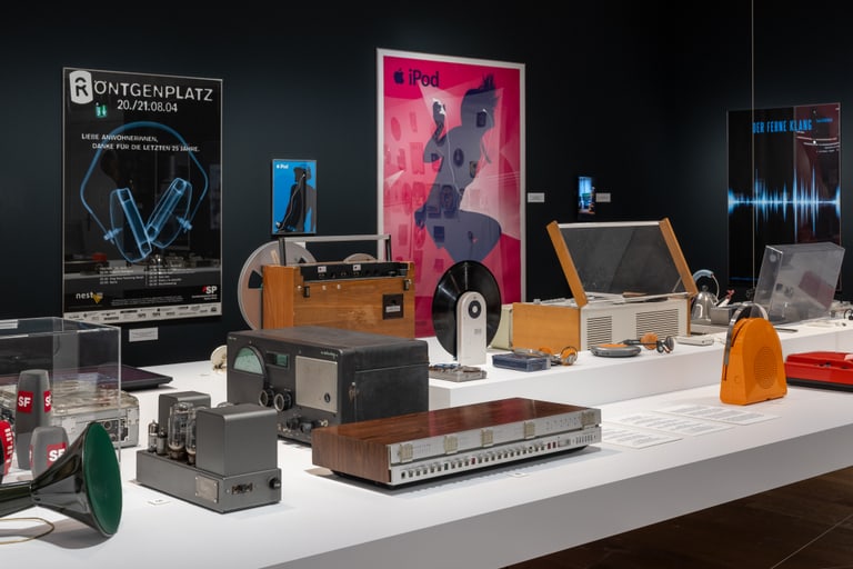 Ausstellungsansicht "Pling! Design hören"
